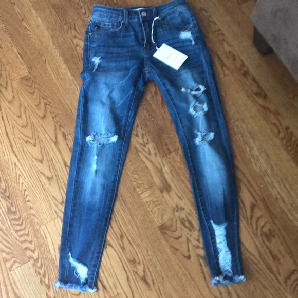Denim - 🔥🔥BNWT SKINNY JEANS